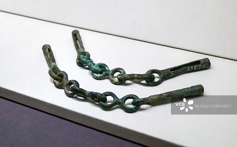 铜马衔 商 山东博物馆“此刻华夏-殷商甲骨文展”图片素材