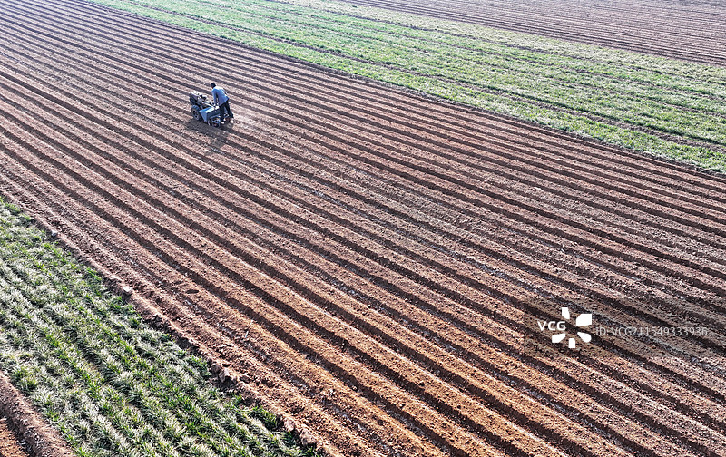 山东枣庄山亭区农民春耕备耕图片素材