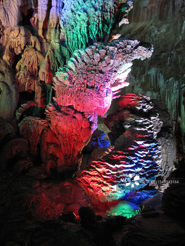 广西河池市凤山县鸳鸯洞景区图片素材