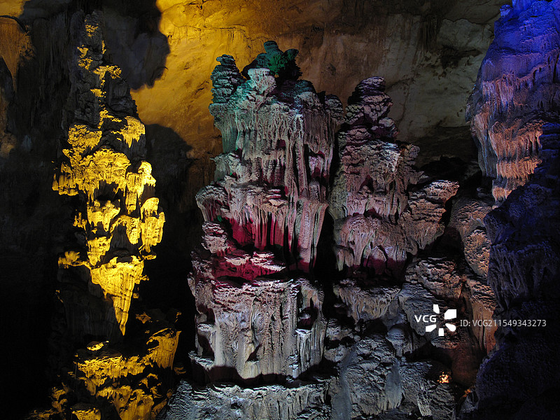 广西河池市凤山县鸳鸯洞景区图片素材
