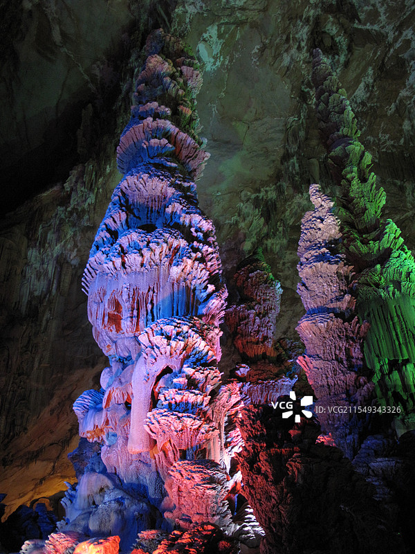广西河池市凤山县鸳鸯洞景区图片素材
