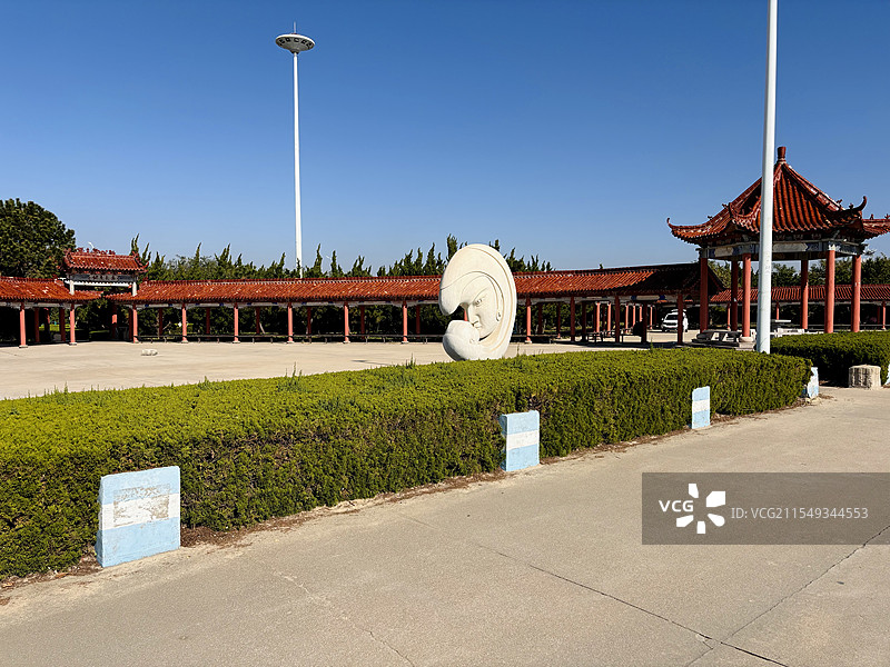 山东威海乳山银滩海边广场图片素材