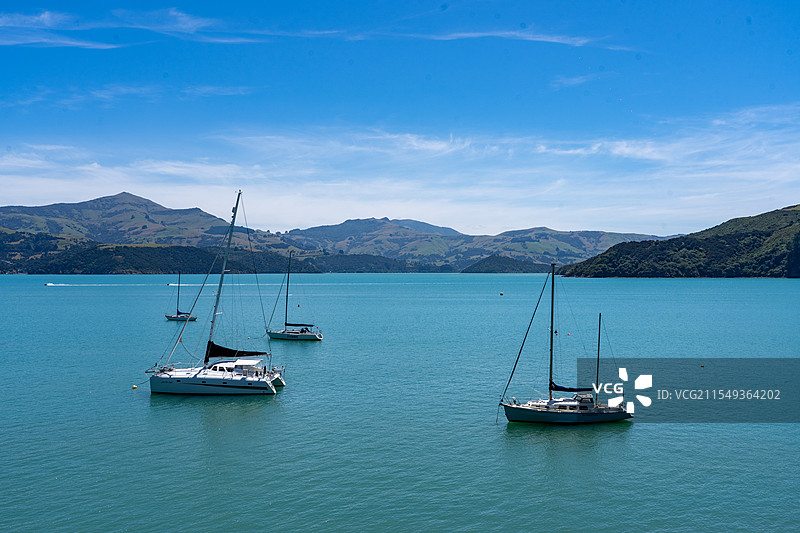 新西兰南岛小镇Akaroa海港码头帆船图片素材