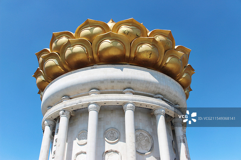 兜率天宫位于绍兴会稽山大香林风景区宝林山峰顶，南毗书法圣地兰亭，东与普陀山遥相呼应，西临杭州市区图片素材