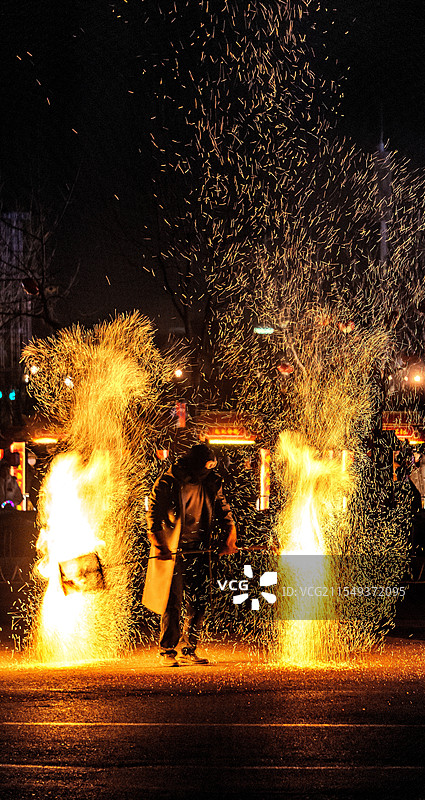 中国非遗文化打铁花图片素材