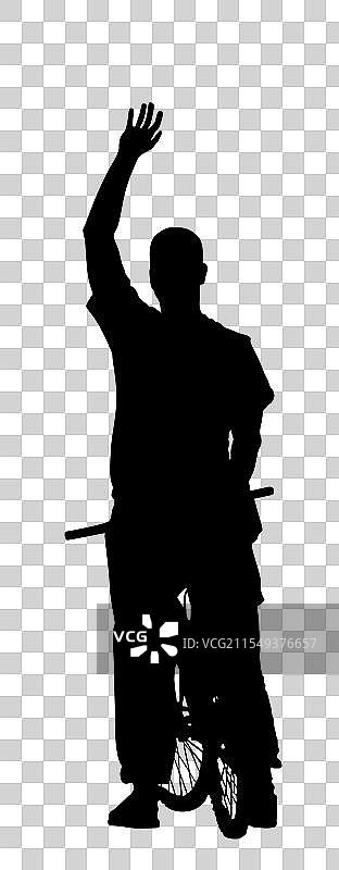 骑自行车的男孩挥手问候剪影图片素材