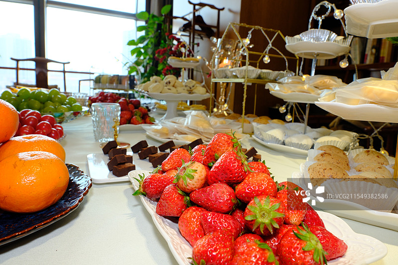 下午茶时刻 草莓，橘子，蛋糕，点心图片素材