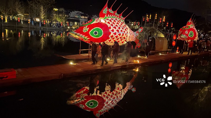 安徽呈坎古村落鱼灯表演图片素材