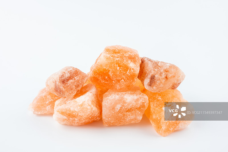白背景上的喜马拉雅粉盐块图片素材