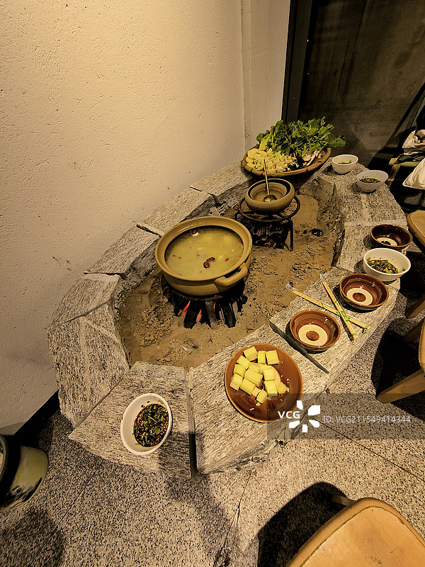 火塘瓦罐火锅图片素材