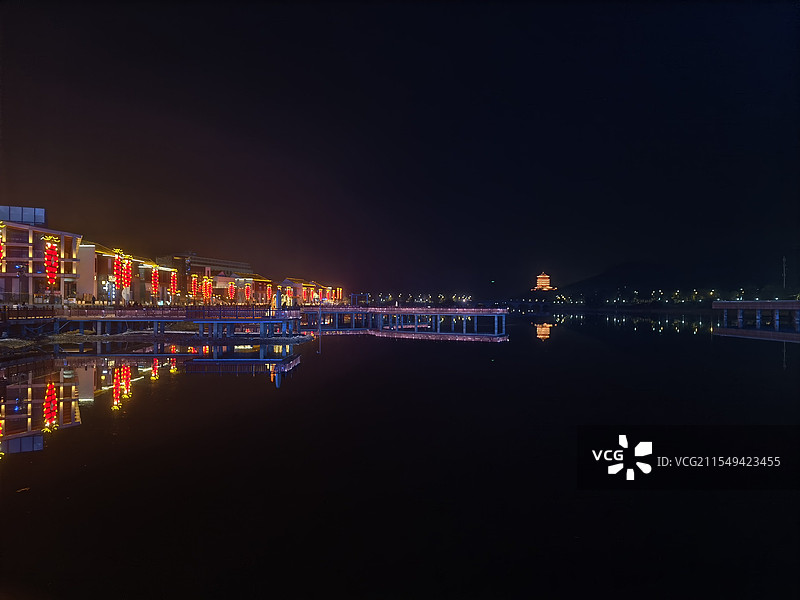 湖北省十堰市武当山太极湖夜景图片素材