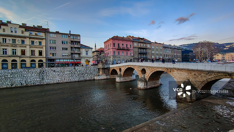 欧洲巴尔干半岛波黑首都萨拉热窝城市建筑拉丁桥风光全景图片素材
