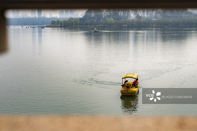 南京玄武湖游船图片素材