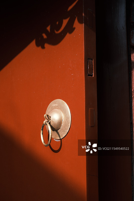 门与光影图片素材