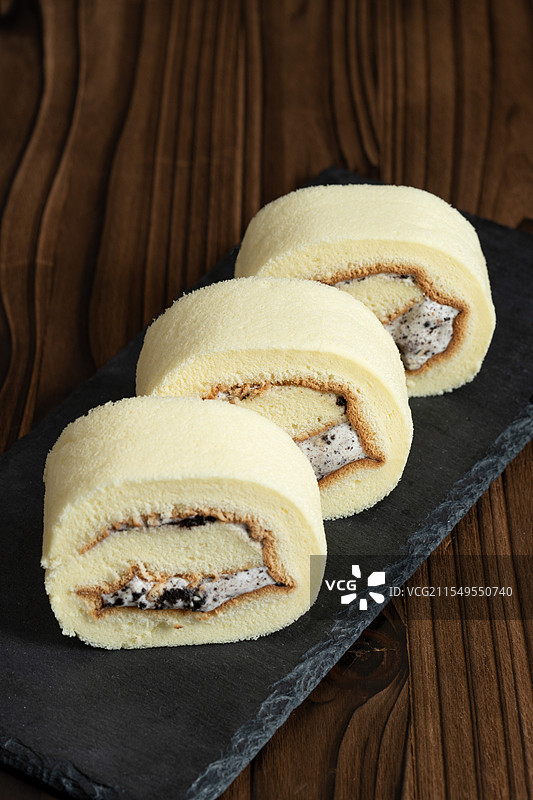 一盘瑞士卷图片素材