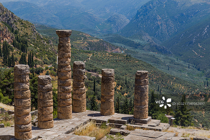 希腊德尔菲遗址，公元前8世纪左右建成，有阿波罗神庙、德尔斐剧场等多个建筑图片素材