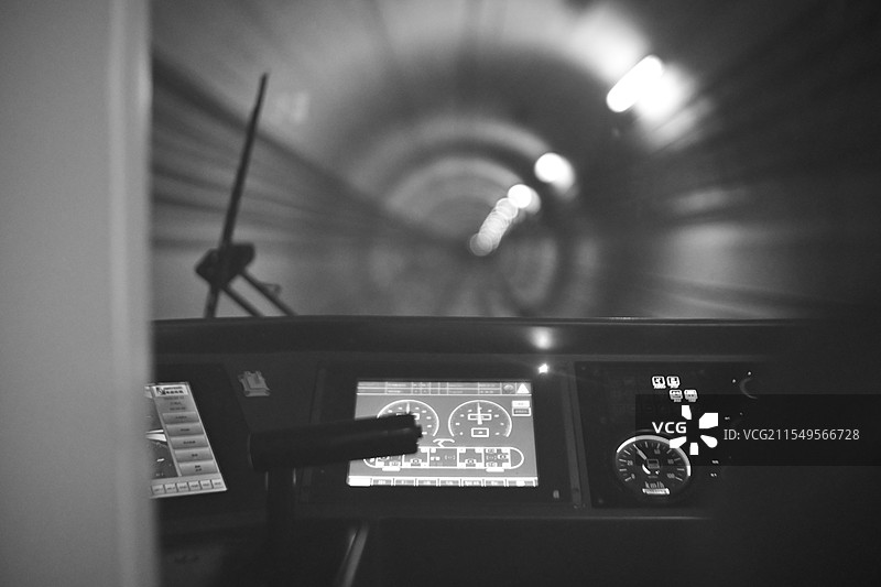 地铁驾驶室与隧道图片素材