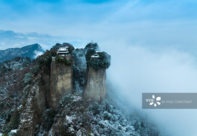 绵阳江油市窦圌山喜降瑞雪，窦圌山景区银装素裹，云雾缭绕，仿若仙境。图片素材