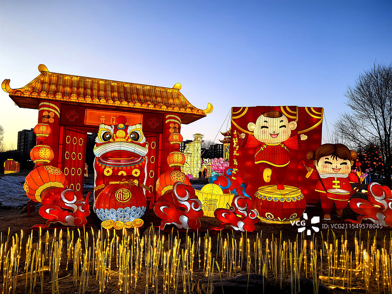 年味.春节主题内容之春节城市氛围.新年花灯景观（内蒙古呼和浩特）图片素材