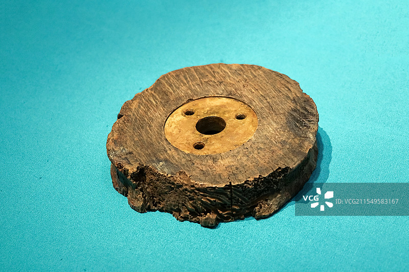 滑轮构件 2018年辽宁庄河“经远”舰遗址出水 山东博物馆“铭记历史-甲午海战暨甲午沉舰水下考古展”图片素材