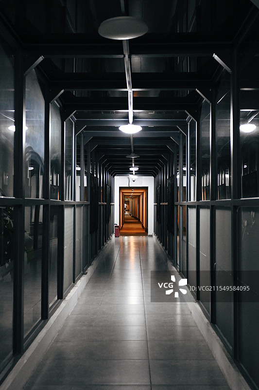 没有尽头的走廊图片素材