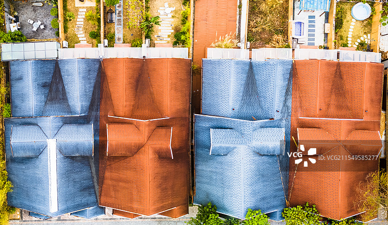 河源巴伐利亚庄园别墅的彩色屋顶图片素材