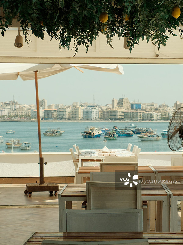 埃及亚历山大海边的餐厅眺望地中海图片素材
