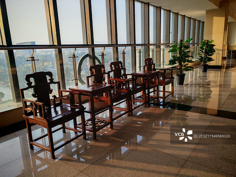 阳光透过窗图片素材