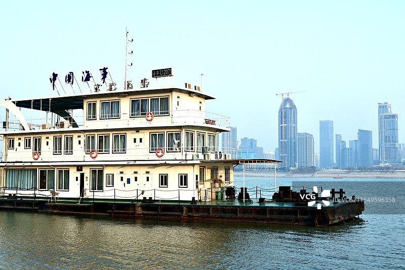 武汉长江的轮船图片素材