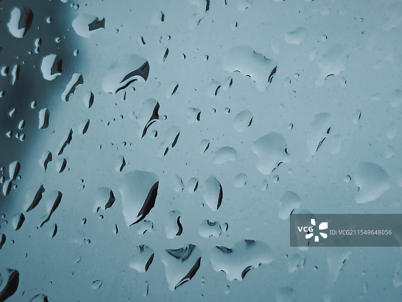 水润万物图片素材