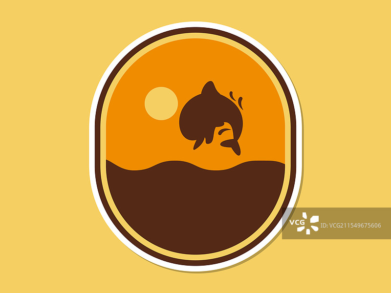 一只快乐的海豚在日落时分跃过天空图片素材