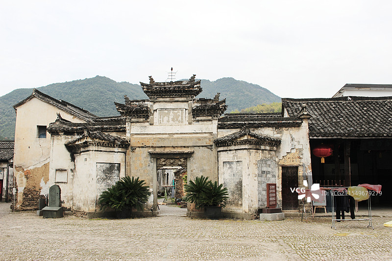 龙门古镇为三国东吴大帝孙权故里，历史悠久，文化积淀深厚，留存着浓郁的宗族氛围和独特的民俗风情图片素材