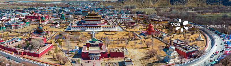 冬季的西藏山南，桑耶寺全景图片素材