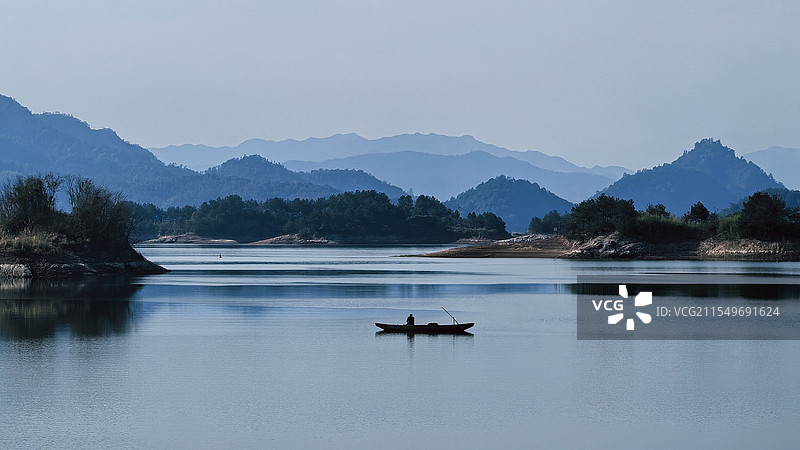 千岛湖渔船图片素材