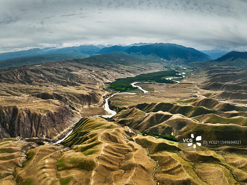 新疆琼库什台牛奶河图片素材