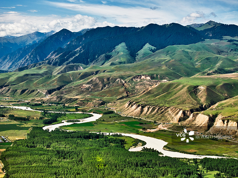 新疆琼库什台牛奶河图片素材