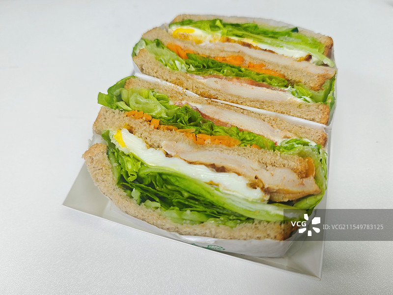 香煎鸡胸肉三明治图片素材