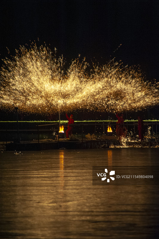 铁树银花 非遗表演打铁花图片素材