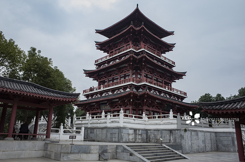 四川绵阳江油青莲镇李白故里景区，景区有陇西院、太白碑林和李白故居等景点图片素材
