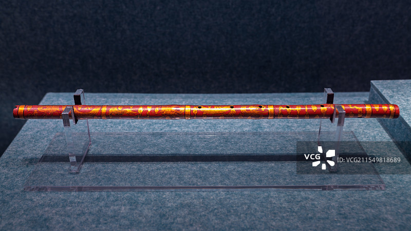 故宫博物院藏 清乾隆 竹红漆描金云龙纹箫图片素材