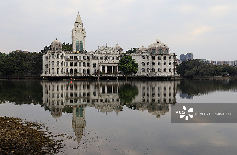 坐落于流花湖公园的白色宫殿图片素材