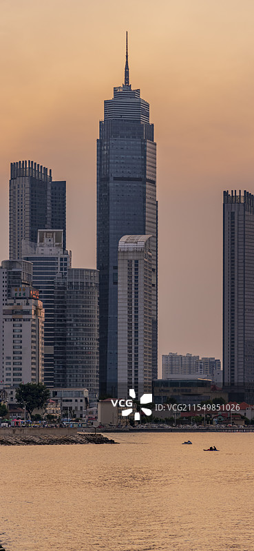 山东省烟台市芝罘区世茂海湾一号城市建筑风光图片素材