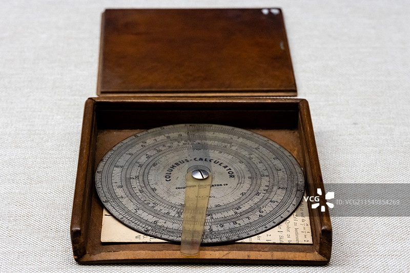 奥地利哥伦布圆形计算尺图片素材