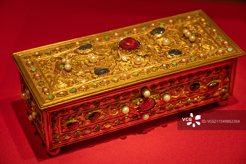 故宫博物院 珍宝馆  金嵌珍珠宝石藏经匣图片素材