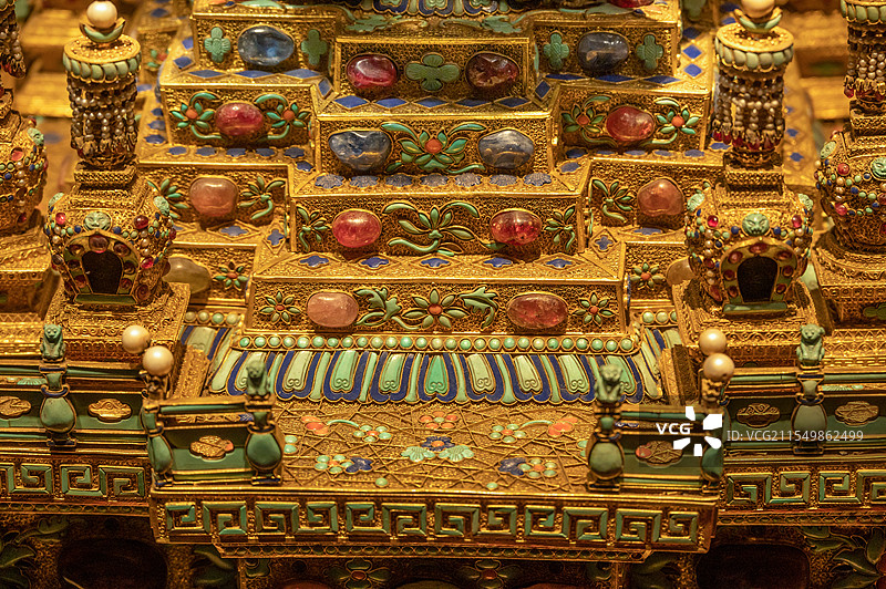 故宫博物院 珍宝馆   清代  金累丝嵌珠宝塔图片素材