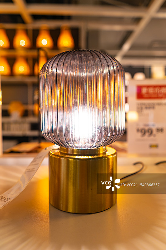 中国房地产城市健康生活拍摄主题，住宅内部环境，家具市场里的各种各样的台灯，室内无人图像摄影图片素材