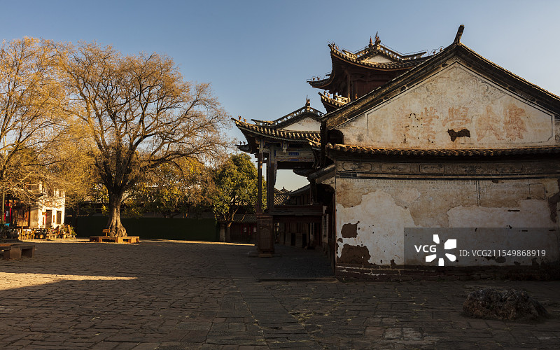 大理剑川沙溪古镇寺登街广场图片素材