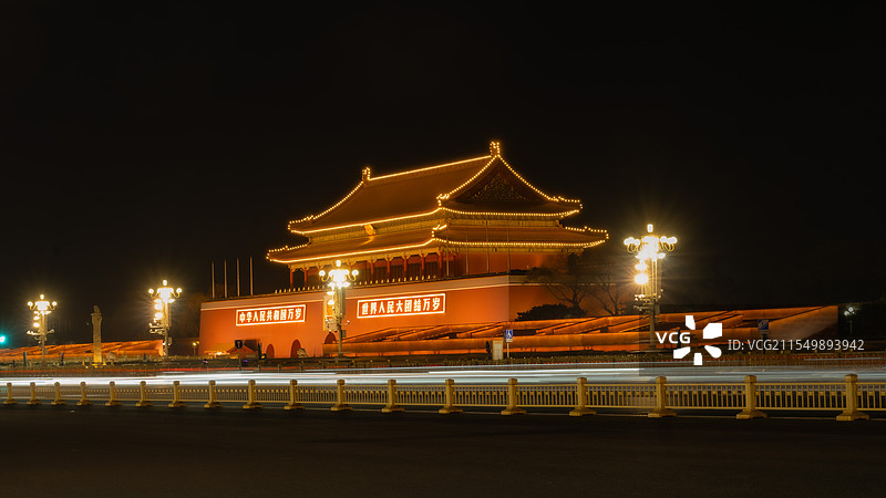 天安门夜景车轨图片素材