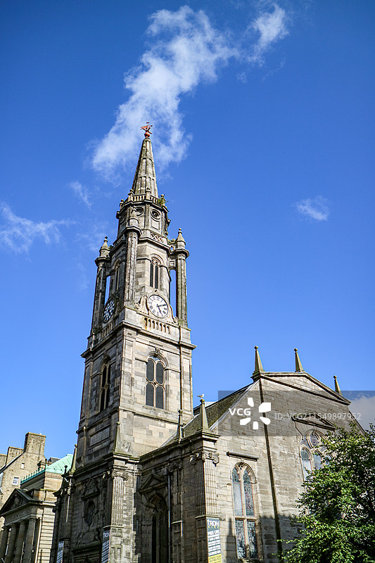 英国苏格兰爱丁堡王子街上的教堂图片素材