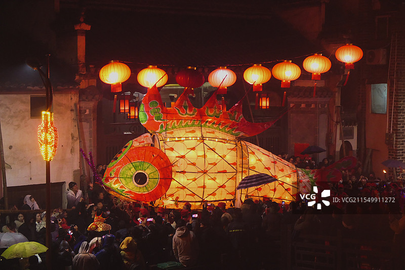 元宵节汪满田嬉鱼灯图片素材
